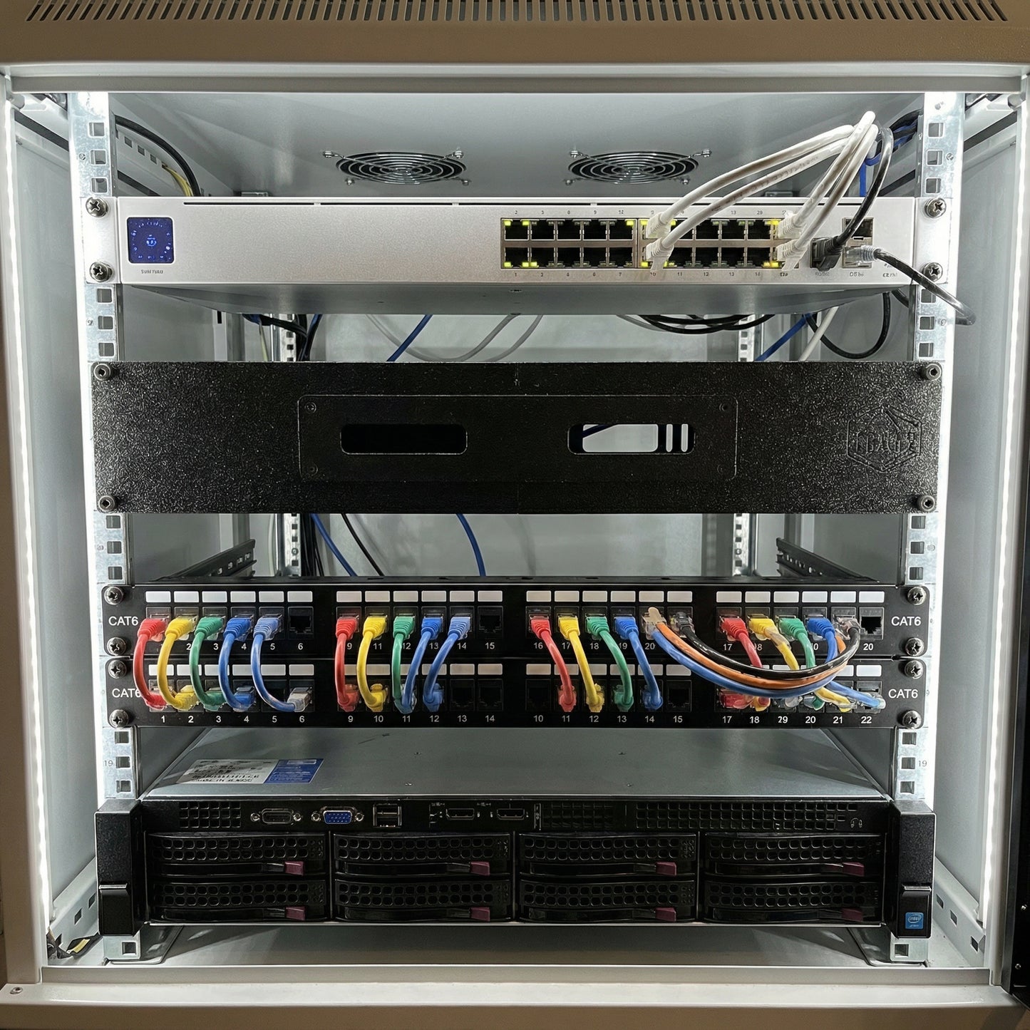 RackLAB™ til Philips Hue Bridge Pro